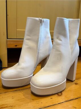 Forever 21 White Platform Ankle Boots with Side Zip